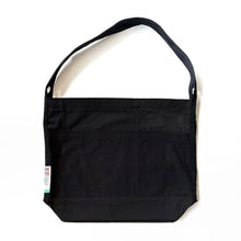画像をギャラリービューアに読み込む, reworked shoulder tote [black] ①
